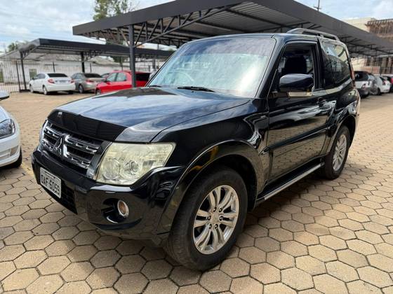 MITSUBISHI PAJERO FULL 3.8 HPE 4X4 V6 24V GASOLINA 4P AUTOMÁTICO MITSUBISHI PAJERO FULL 3.8 HPE 4X4 V6 24V GASOLINA 4P AUTOMÁTICO